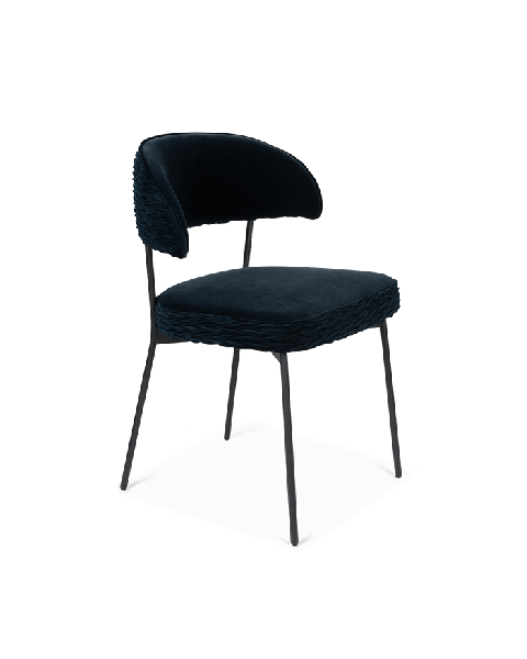 Bold Monkey The Winner Takes It All chair donkerblauw eetkamerstoel velvet fluweel gestoffeerd bekleding zwart frame